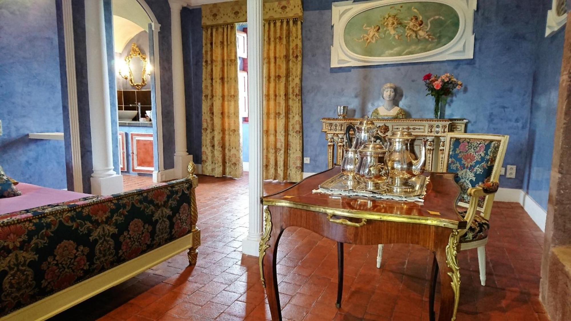 Chateau La Servayrie - Chambre D'Hotes Marcillac-Vallon 객실 사진