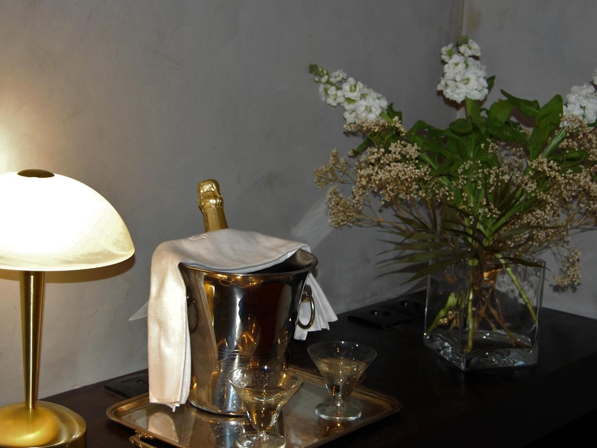 Chateau La Servayrie - Chambre D'Hotes Marcillac-Vallon 객실 사진